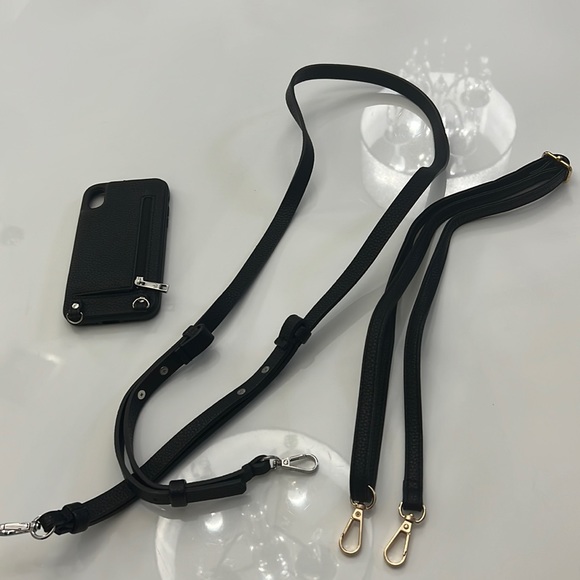iPhone XR phone case with 2 straps - Picture 1 of 2